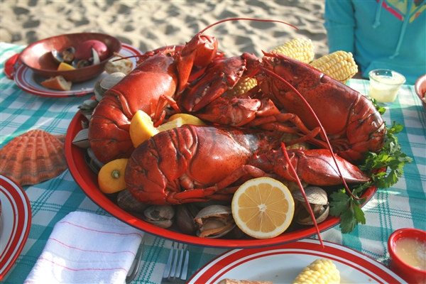 Jumbo Colossal Lobsterbake